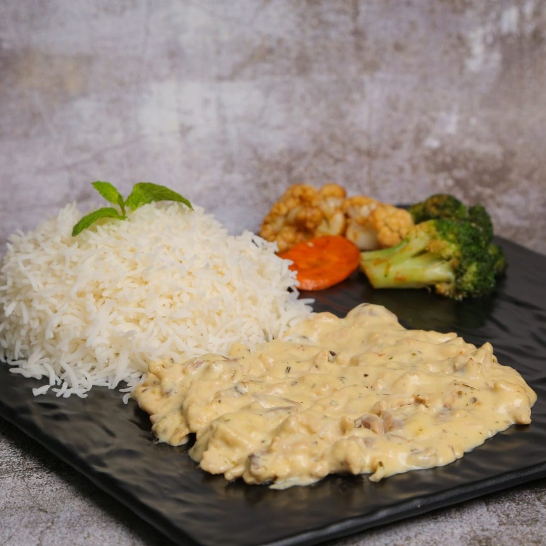 Le Notre Cafe | Chicken Stroganoff