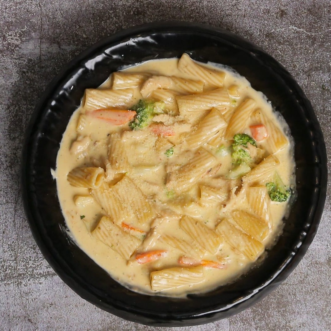 Le Notre Cafe | Pasta Chicken