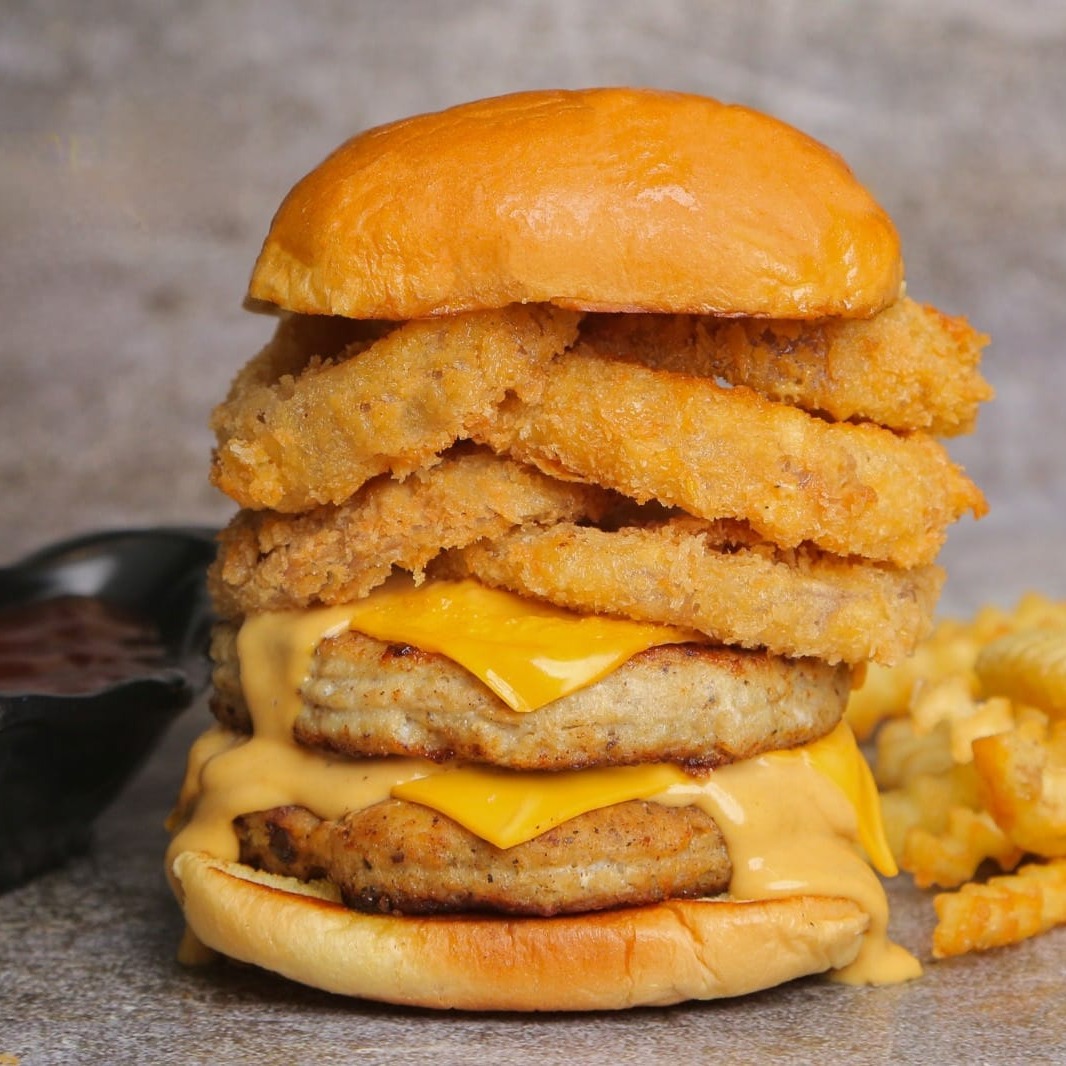 Le Notre Cafe | Crunchy Double Chicken Burger