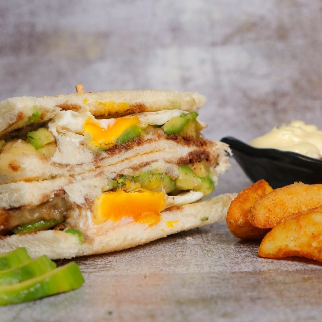 Le Notre Cafe | Avocado Chicken Sandwich